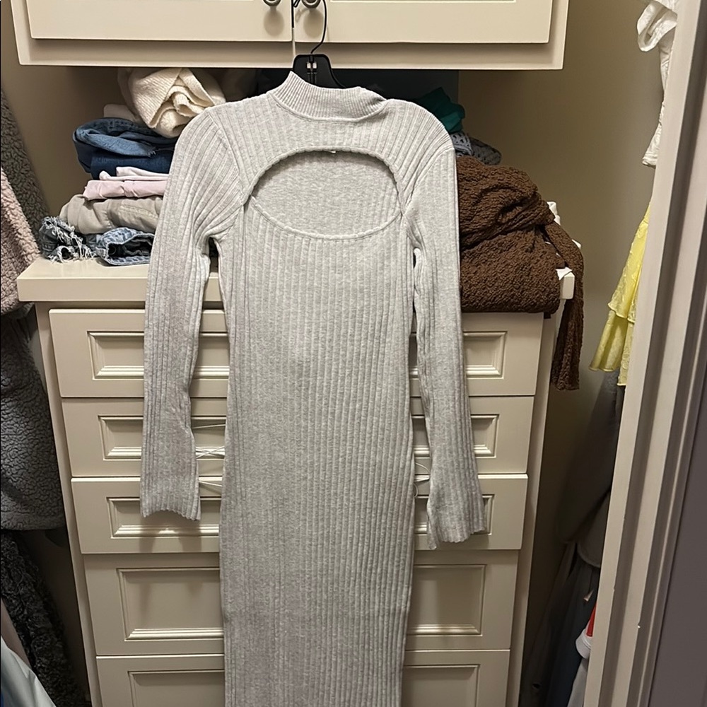 Elegant Gray Ribbed Knit Dress